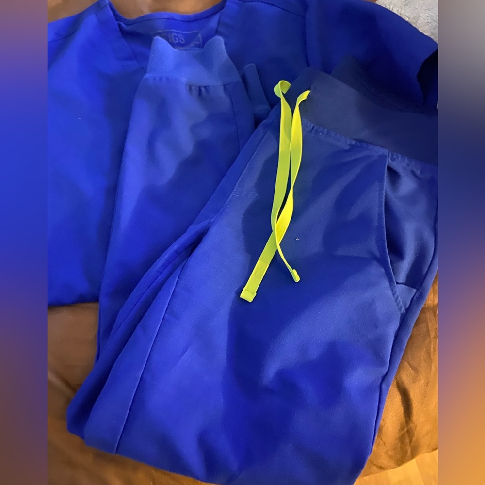 Figs royal blue scrub set